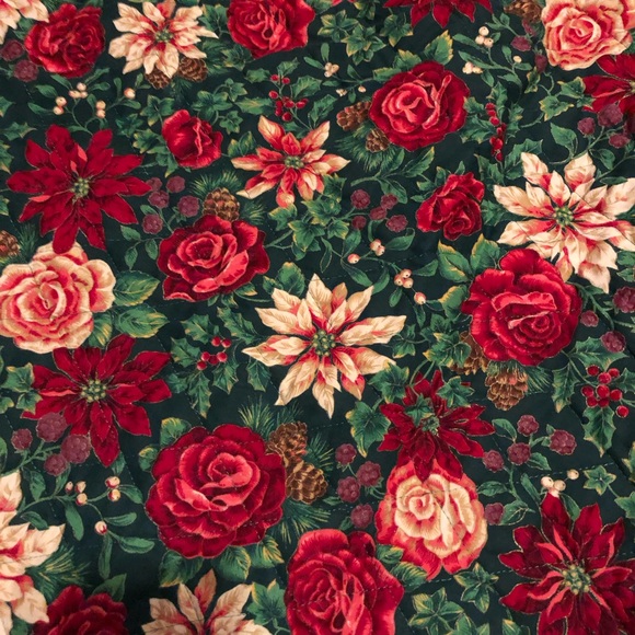 Beautiful Christmas Tree Skirt - Picture 2 of 6